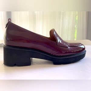 Women’s Naturalizer Burgundy size 8W Patent Leather Lug-Sole Loafer with Heel